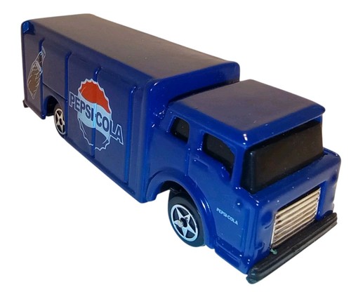 Juego de 5 camiones de reparto Golden Wheel Pepsi-Cola 1:87 Die Cast Bottle Evolution - Imagen 16 de 24
