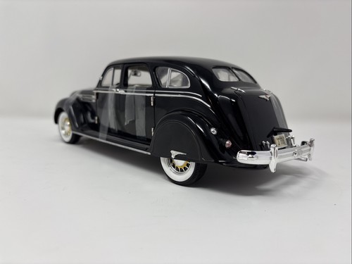 2004 Black 1:18 1936 Chrysler Airflow 11”Lx4”Wx3.5”T DieCast Car Flaw - Picture 2 of 15