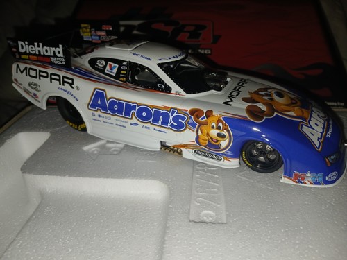 Action Matt Hagan DSR Aaron’s 2012 1.24 Dodge FunnyCar (MIB) - Bild 5 von 16