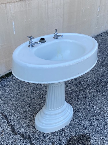 Antique Victorian White Cast Iron Porcelain Enamel Pedestal Bathroom Sink - Picture 3 of 15