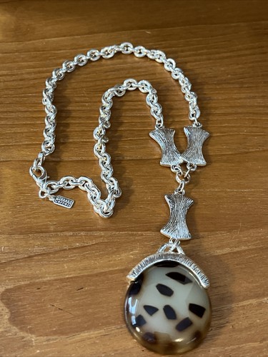 Vintage Rare Diahann Carroll Silver Tone Necklace W Animal Print Pendant 18" - Picture 4 of 6