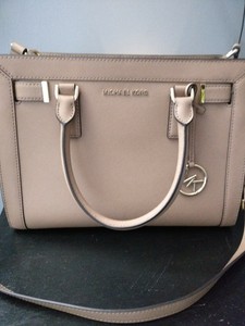 michael kors dillon medium satchel