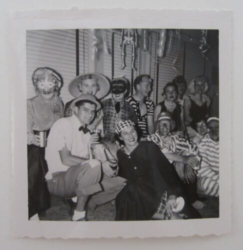 Foto mascheratori decorazioni festa Halloween vintage anni 50-60 - Foto 2 di 3
