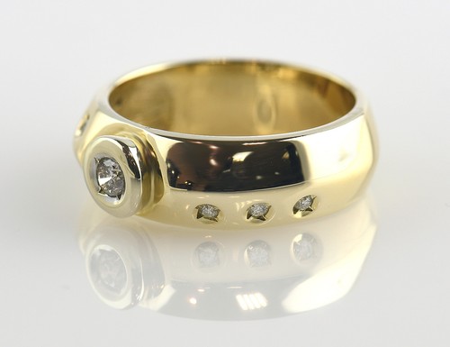 Diamant Solitär Ring 585 14 K Gelbgold 7 Brillanten zus. 0,19 ct - Bild 2 von 2