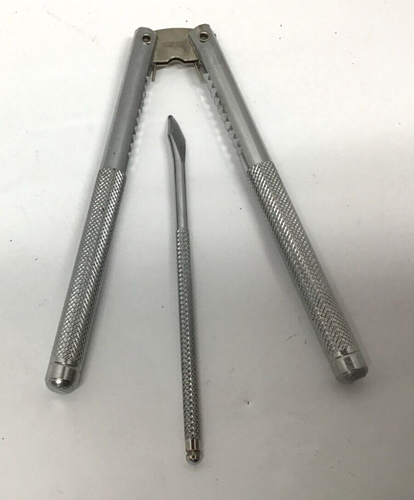 Nut Cracker and Pick Vintage Made in Taiwan - Picture 2 of 5