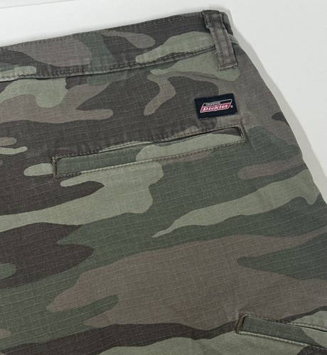 Dickies Camouflage Shorts Mens Size 42 Green Camo Cell Phone Pocket Excellent - Picture 4 of 6