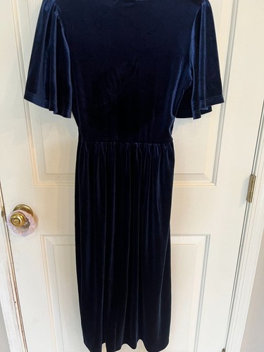 Zilcremo Women Deep V Neck Elegant Velvet Dress Bell Sleeve Lace Flowy NEW - Picture 4 of 5