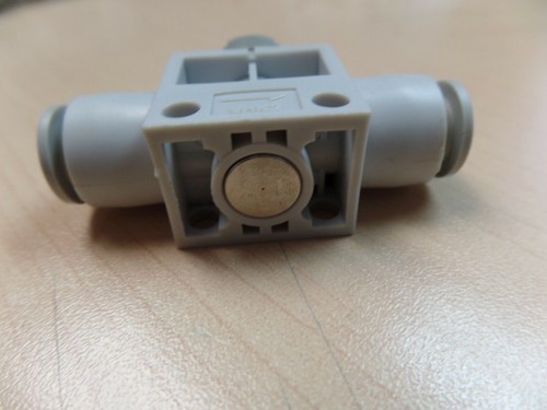 New 1pc SMC VHK2-03S-03S Finger Valve Residual Relief 2 Port Valve - Free Ship - Picture 3 of 6
