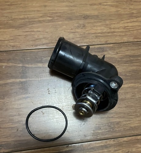 Thermostat With Housing For Jeep Grand Cherokee WK 3.0L CRD 2014-2020 68253514AA - Picture 2 of 3