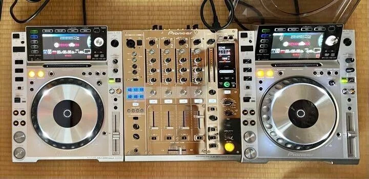 2x Pioneer CDJ-2000NXS-M + DJM-900NXS-M Limited Mirror Platinum DJ