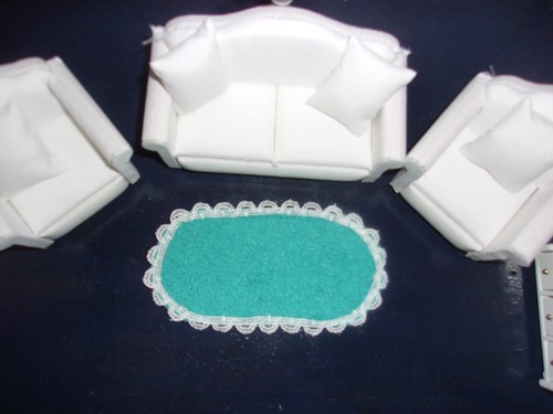 READ:  1:12 SCALE DOLLHOUSE MINIATURE Handmade OVAL Terry Cloth TEAL Area Rug - Picture 2 of 2