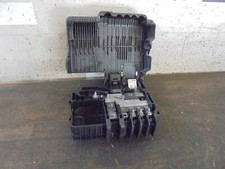 fuse box Vauxhall Meriva B 525230582 1.4Turbo 88kW B14NEL 206444