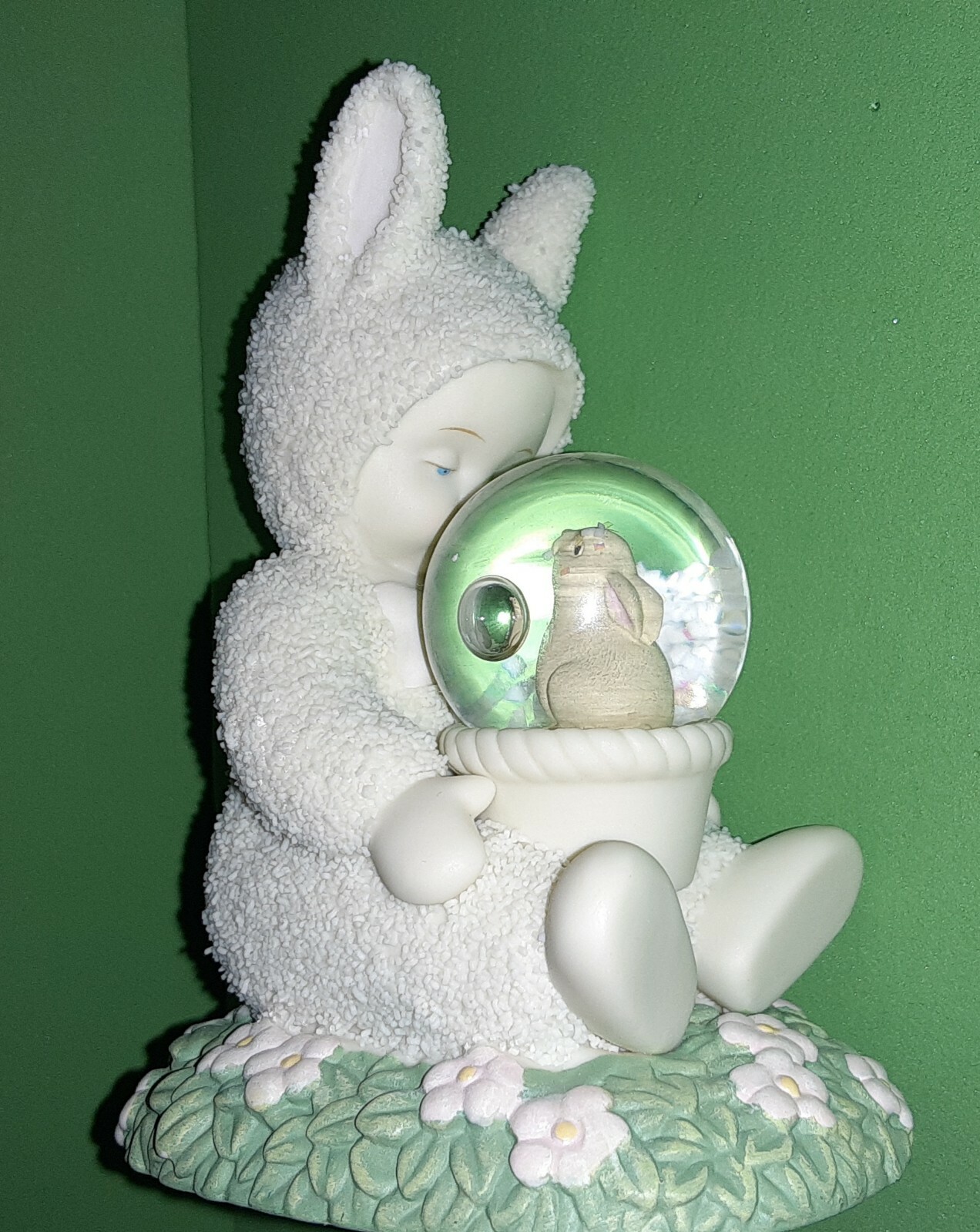 Dept 56 SNOWBUNNIES Bunny Kisses Waterglobe #56.26414 N/B 2001 - Picture 4 of 6