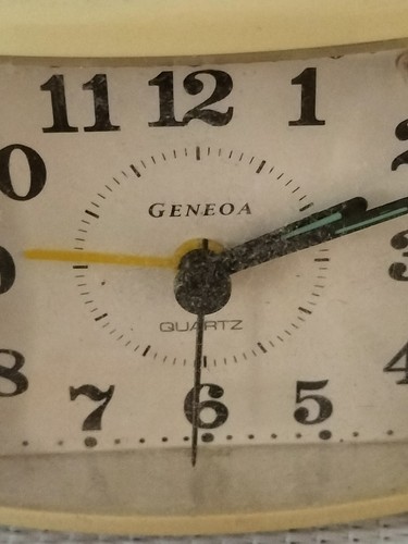 Vintage Geneoa Quartz Alarm Clock - Picture 2 of 3