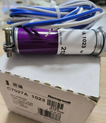 NEW HONEYWELL C7027A1023 Control Box Combustion Program - Picture 1 of 5