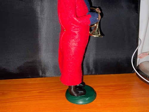 Byers Choice The Carolers 2009 Coach Horse Man With Brass Horn 13” - Picture 9 of 12