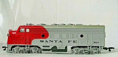 Bachmann EMD F9 Freight Diesel Locomotive ~ SANTA FE ~ Rd# 307 - GRAY - HO - Picture 2 of 6