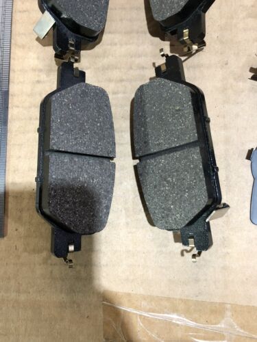 Genuine Honda Brake Pads 43022-TNY-E00 - Picture 9 of 12