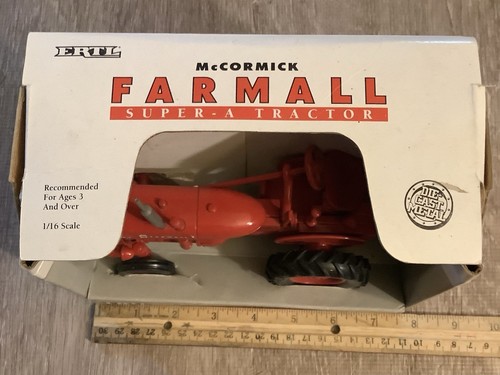 Ertl McCormick Farmall Super A Farm Toy Tractor Diecast Collectible 1:16 NEW - Picture 3 of 11