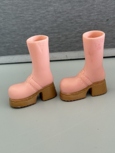 Bratz Wintertime Wonderland Yasmin Doll 2003 Shoes Only Accessories Parts - Picture 11 of 11