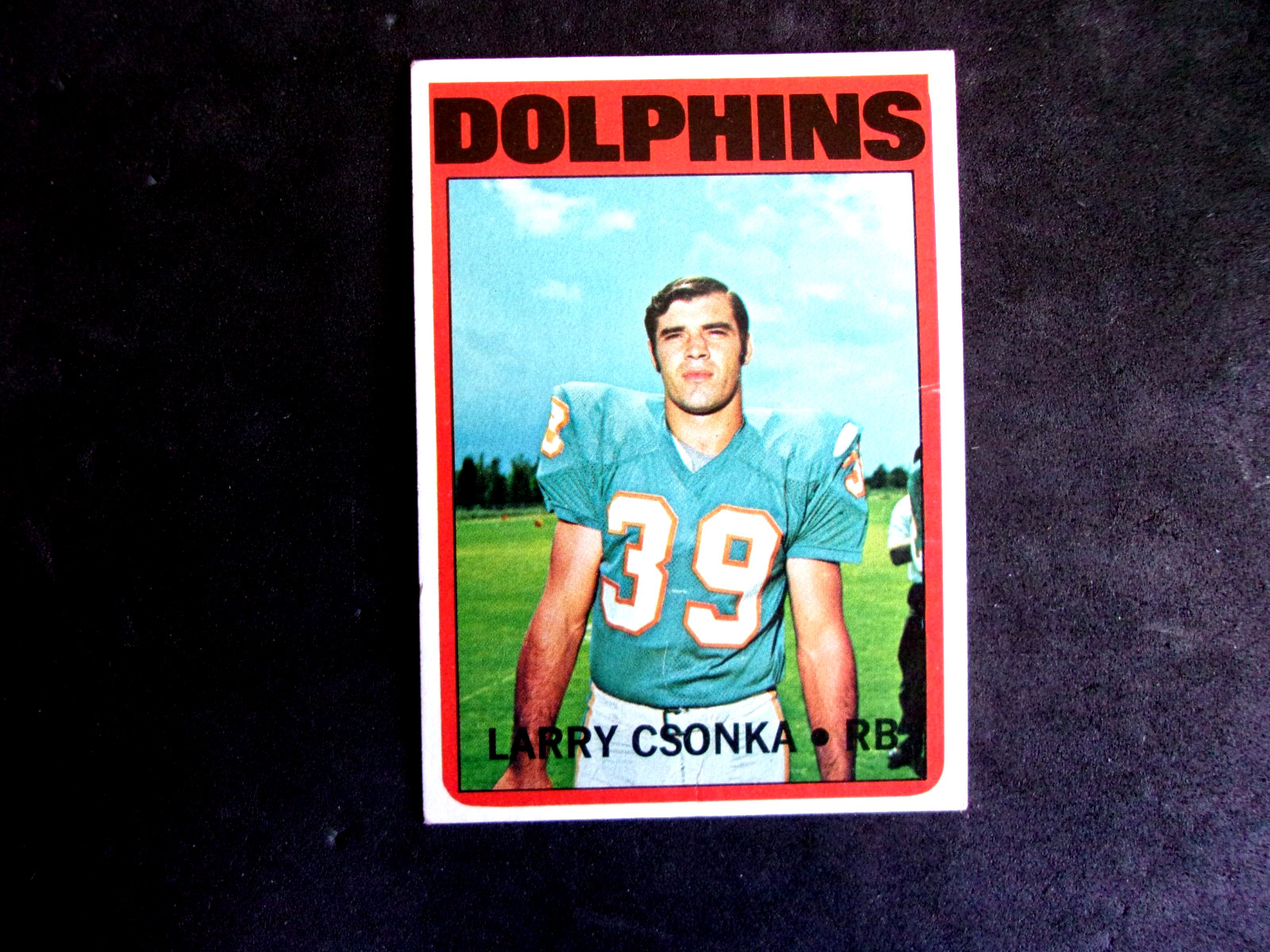 1972 TOPPS #140 LARRY CSONKA..2 CREASES RIGHT EDGE ABOUT 1/4''..DOLPHINS..HOFAME