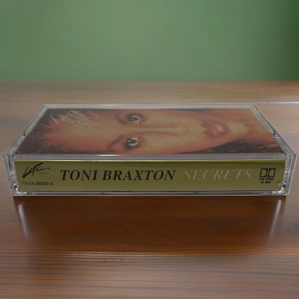 •TONI BRAXTON ~ SECRETS• ~1996 OG PRESSING~ (CASSETTE TAPE) - Image 4 of 4
