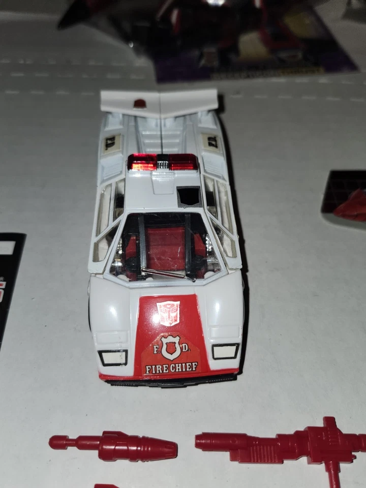 Red Alert 100% Complete 1985 Vintage Action Figure G1 Transformers Lamborghini - Image 3 of 4