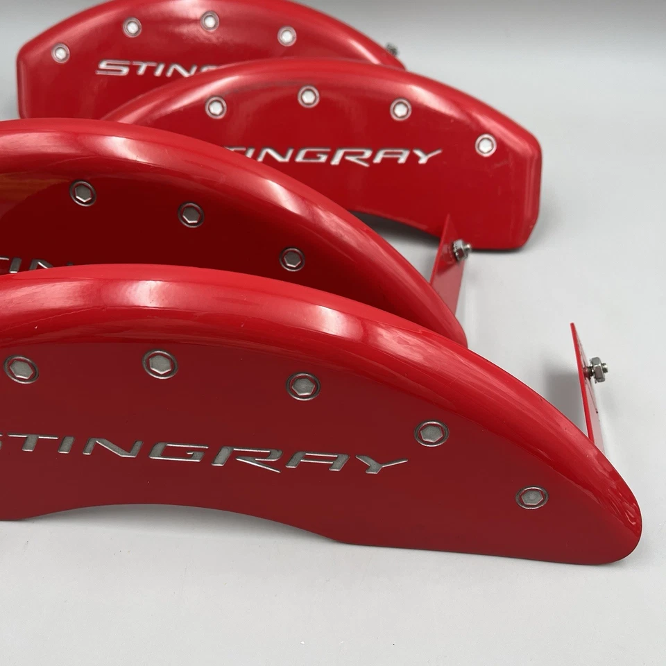 Cubiertas de pinza de freno MGP Chevrolet Corvette 2014-19 rojo "Stingray" 13084SSTYRD-U Foto 4 de 4