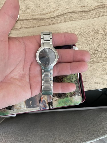 Gucci Men's Silver Gold 8900M Vintage Watch - Picture 5 of 5
