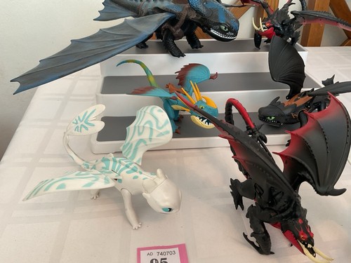 HOW TO TRAIN YOUR DRAGON BUNDLE LIGHT UP TOOTHLESS. DREAMWORKS (95/31) - Picture 5 of 7