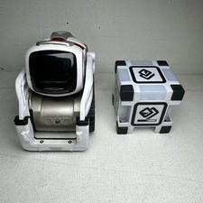 Anki Cozmo Robot ONLY Cosmo 000-00048 Robot - 1 Cube - Untested
