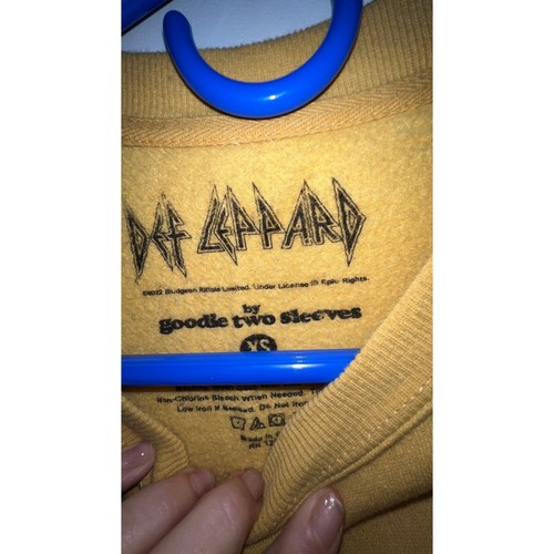 Yellow Def Leppard sweatshirt, 2022, size XS - Picture 4 of 5