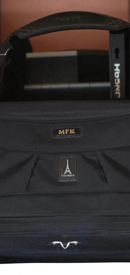 Bolsa de ropa Travelpro negra - Traje de mano/portador de vestido de nailon 42" Foto 2 de 4