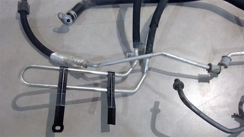 Ford Transit 250 2015-2023 líneas de enfriador de aceite CK413A212AE Foto 2 de 4