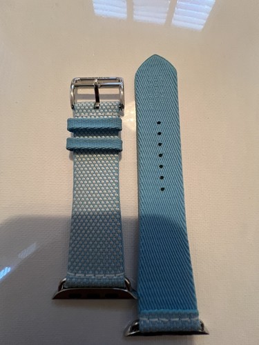 Apple Watch Hermès - Cinturino 45mm Bleu Céleste/Écru Toile H Singolo Tour - Foto 12 di 18