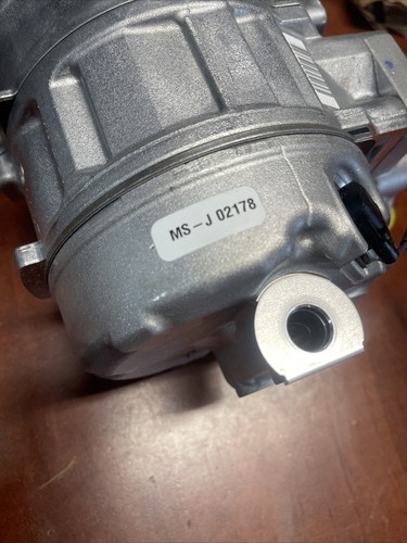 New OEM Part - Denso 471-1532 New Compressor W/ Clutch Select BMW Made Germany - Picture 2 of 10