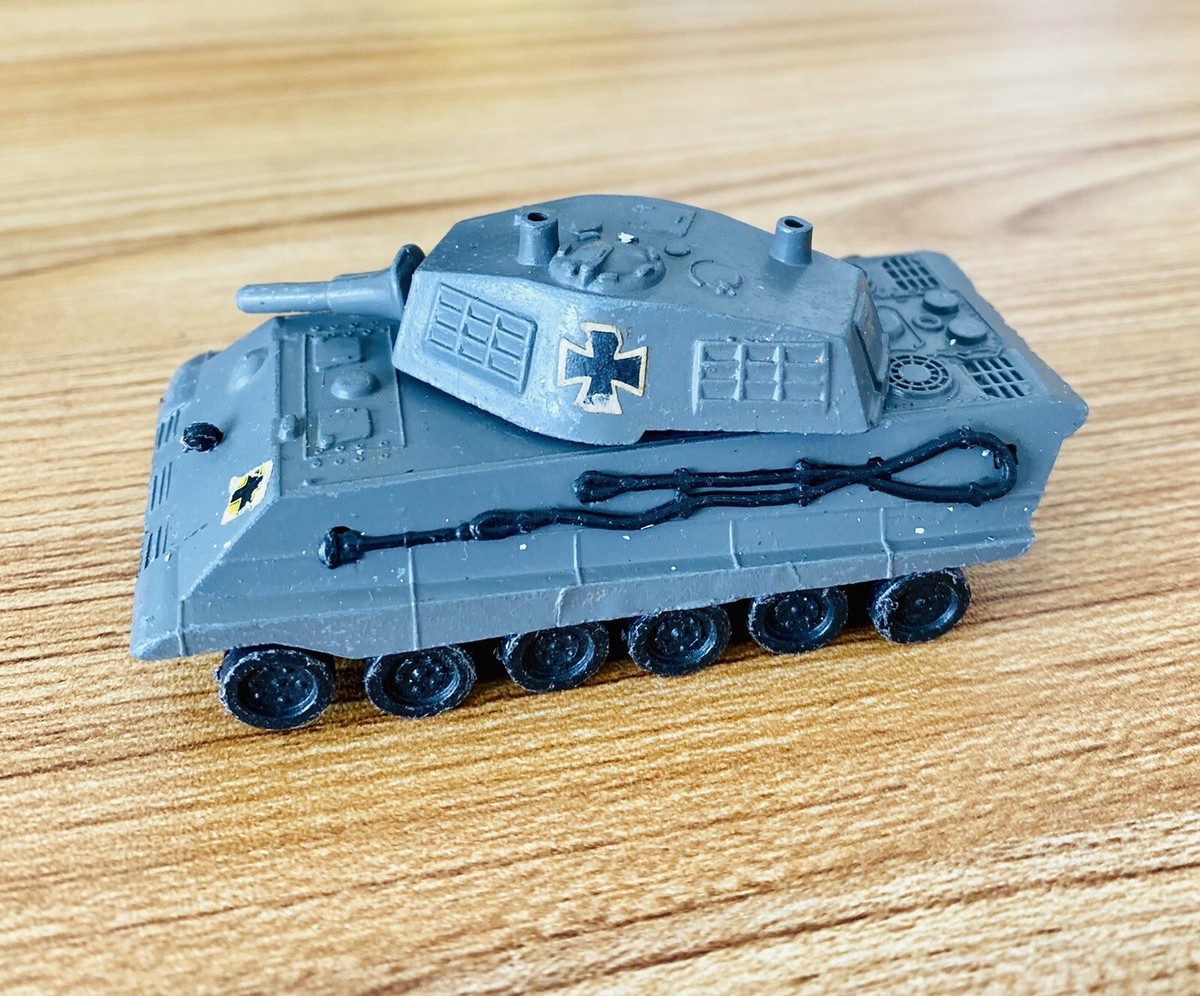 ドイツ軍　3点セット Amazon | サイバーホビー 1/35 WW.II ドイツ軍 III号突撃砲F/8型