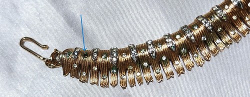 Elegante collar gargantilla y pendientes Trifari corona tono dorado llamativo diamantes de imitación - Imagen 7 de 21