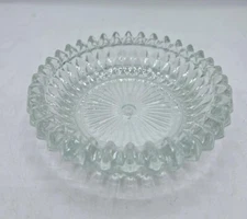 Vintage STUNNING Round Clear Glass Diamond Pointed Cigar/Cigarette Heavy Ashtray