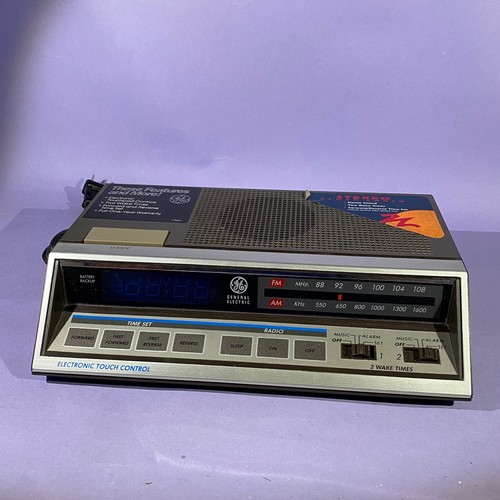 General Electric Modell 7-4663A GE AM/FM Digitaler Radiowecker