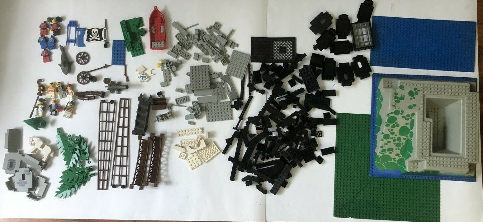Jahr LEGO Mixed Masse Circa 1989- Pirate Island 6273 and Knights Sammlung Jahr LEGO Mixed Masse Circa 1989- Pirate Island 6273 and Knights Sammlung