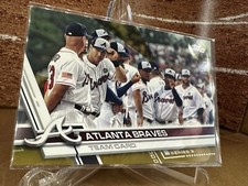 2017 Topps Series 2  Gold   /2017 - Atlanta Braves Team Card - 572