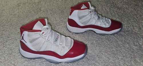 Air Jordan 11 Retro GS 'Cherry' size 4y - Picture 2 of 7