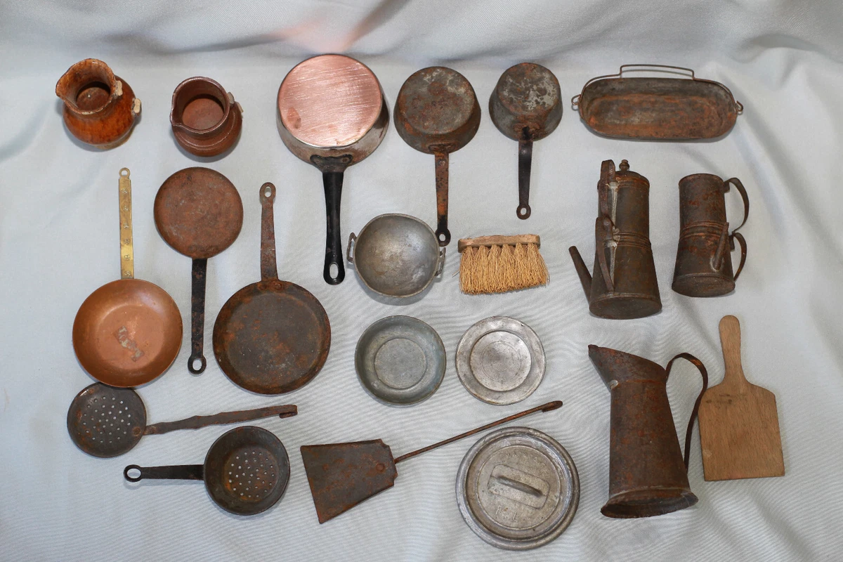 Lot Dinette Ancienne - Verrerie, Métal, Moule, Casserole
