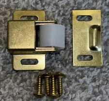 Prime-Line Products N 7290 Closet Door Roller Catch, Brass Plated