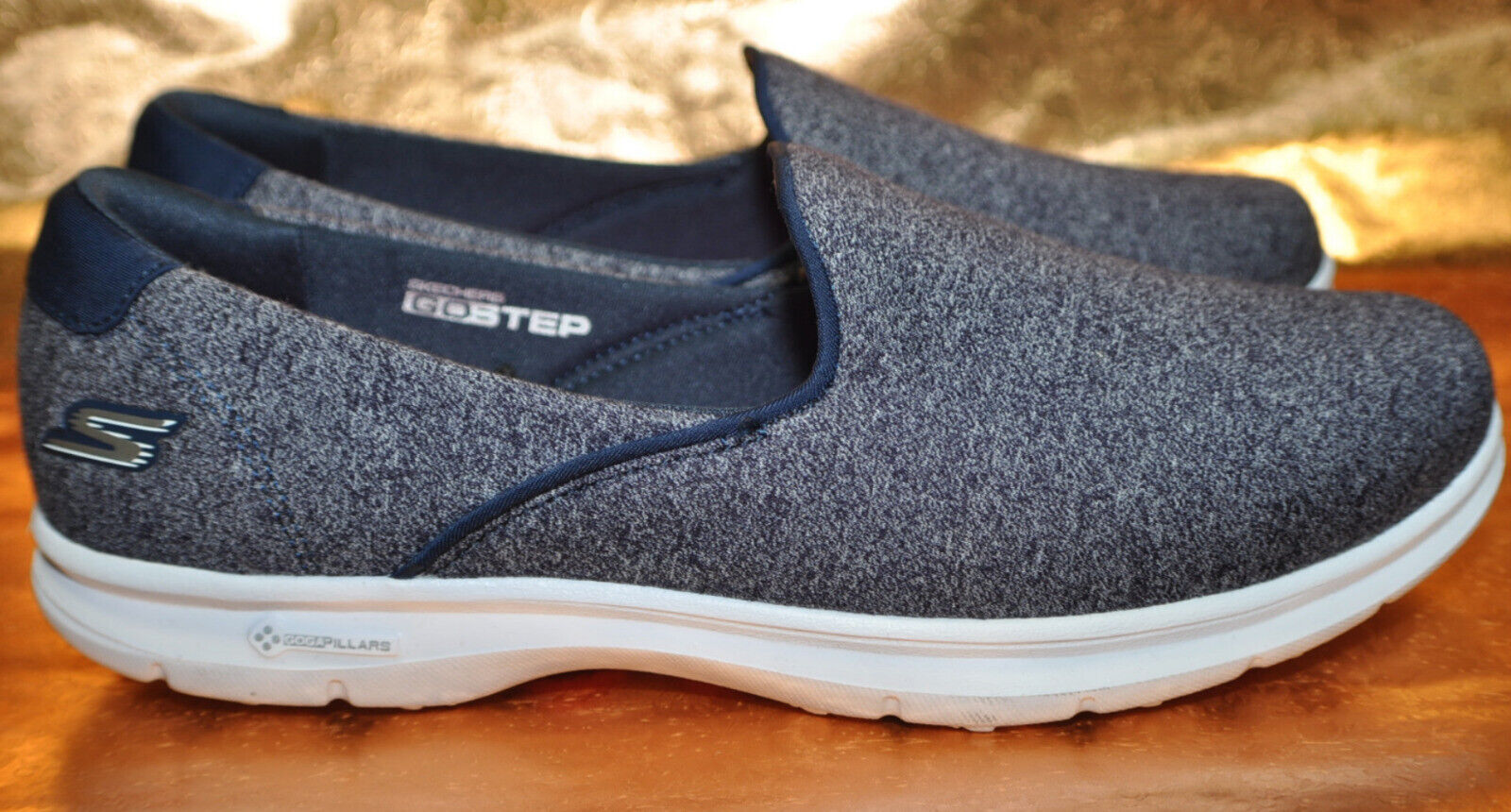 Women's Skechers Go Step Solution shoes 14317 NVW Size us 9-.5 B NWOB Women's Skechers Go Step Solution shoes 14317 NVW Size us 9-.5 B NWOB