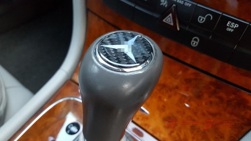 3D REAL CARBON FIBER SHIFT KNOB EMBLEM FOR 03-09 MERCEDES BENZ E-CLASS W211 E240 - Picture 1 of 4