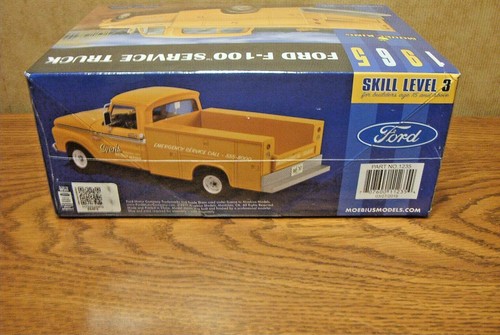 Moebius Models 1965 Ford F-100 Service Truck 1/25 Scl - Picture 2 of 3