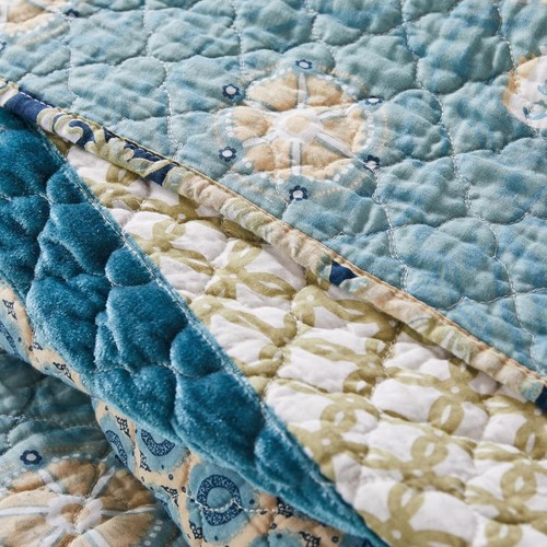 Oversized Thalia Quilted Bedding Set - Blue King/Cal King, Eco-Friendly - Picture 7 of 11