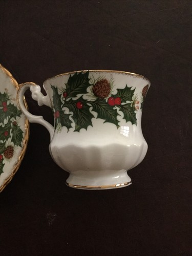 Vintage Rosina Yule Tide Cup & Saucer Fine Bone China Made in England - Picture 4 of 4